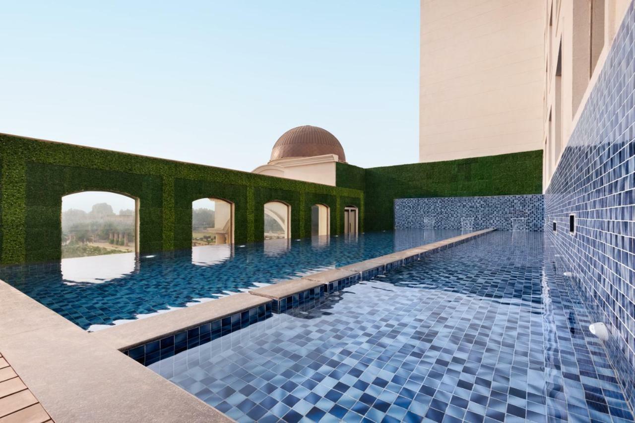 Hotel Ramada Plaza By Wyndham Lucknow Exterior foto